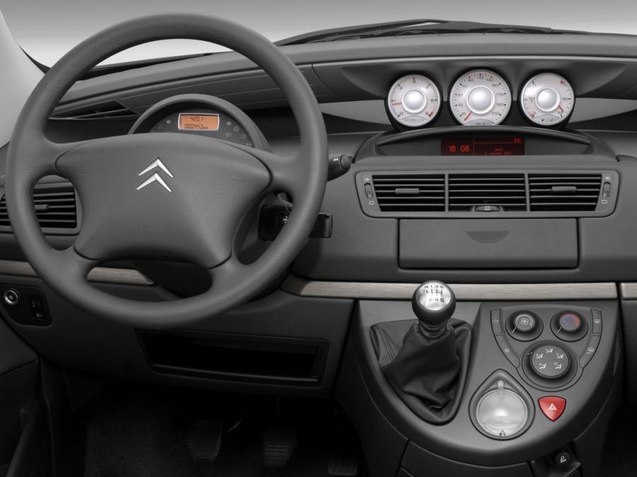  Citroen C8 2002 года  (фото 9 из 28)